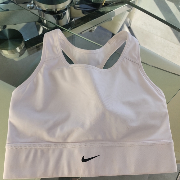 ￼Brassière de sport maintien normal avec coussinet une pièce Nike dry-fit swoosh - Picture 2 of 4